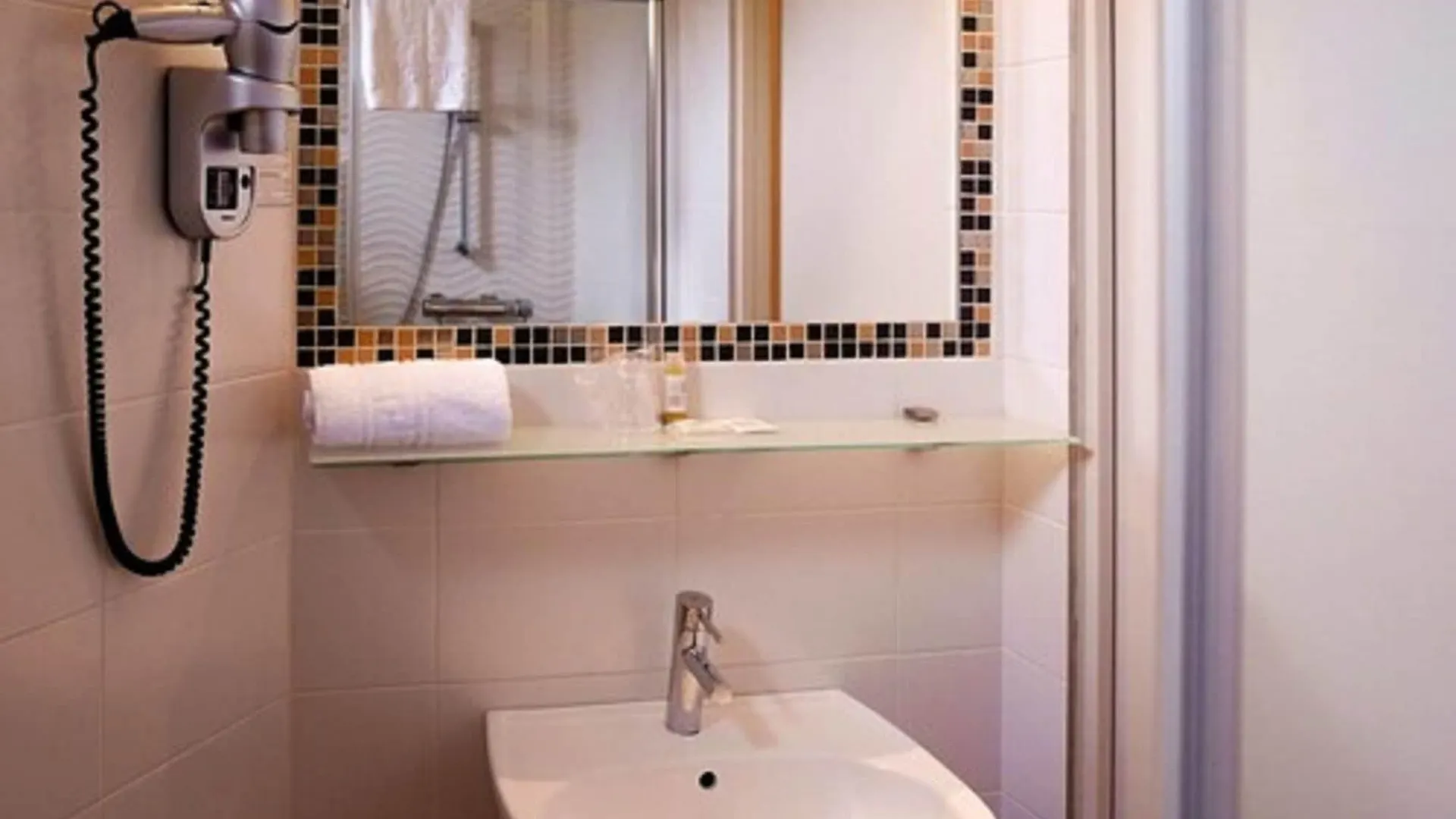 Hotel Terminus Orléans 2*