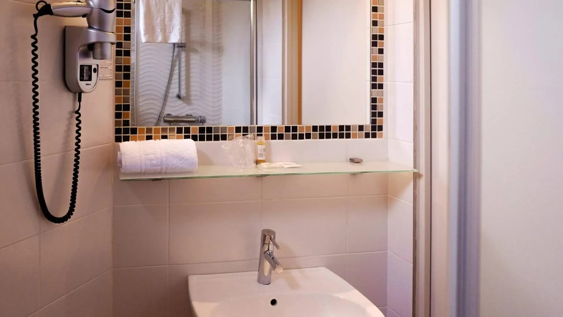 Terminus Orleans Hotel 2*